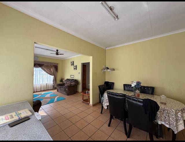 6 BEDROOM HOUSE FOR SALE IN LENNOXTON
